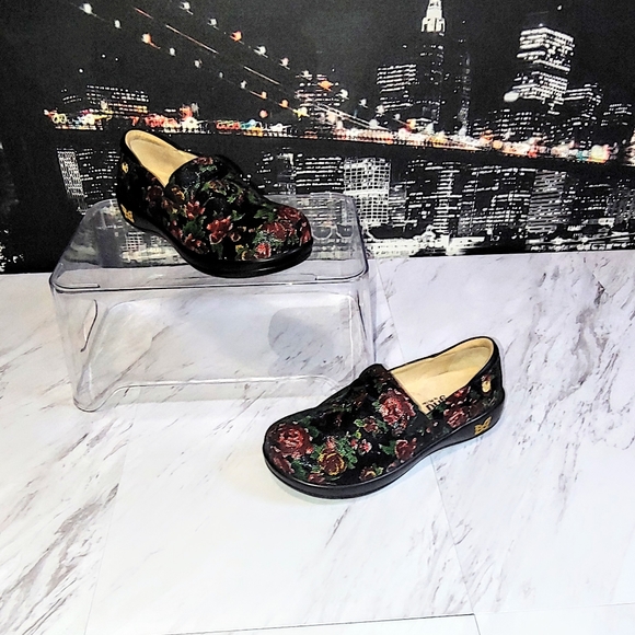 Alegria Nurse Shoes - Picture 2 of 7